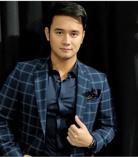 JM De Guzman .